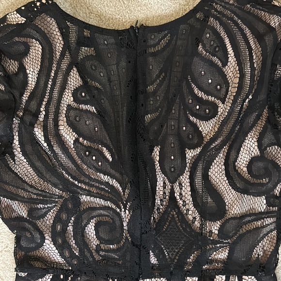 Formal dress - Picture 5 of 7